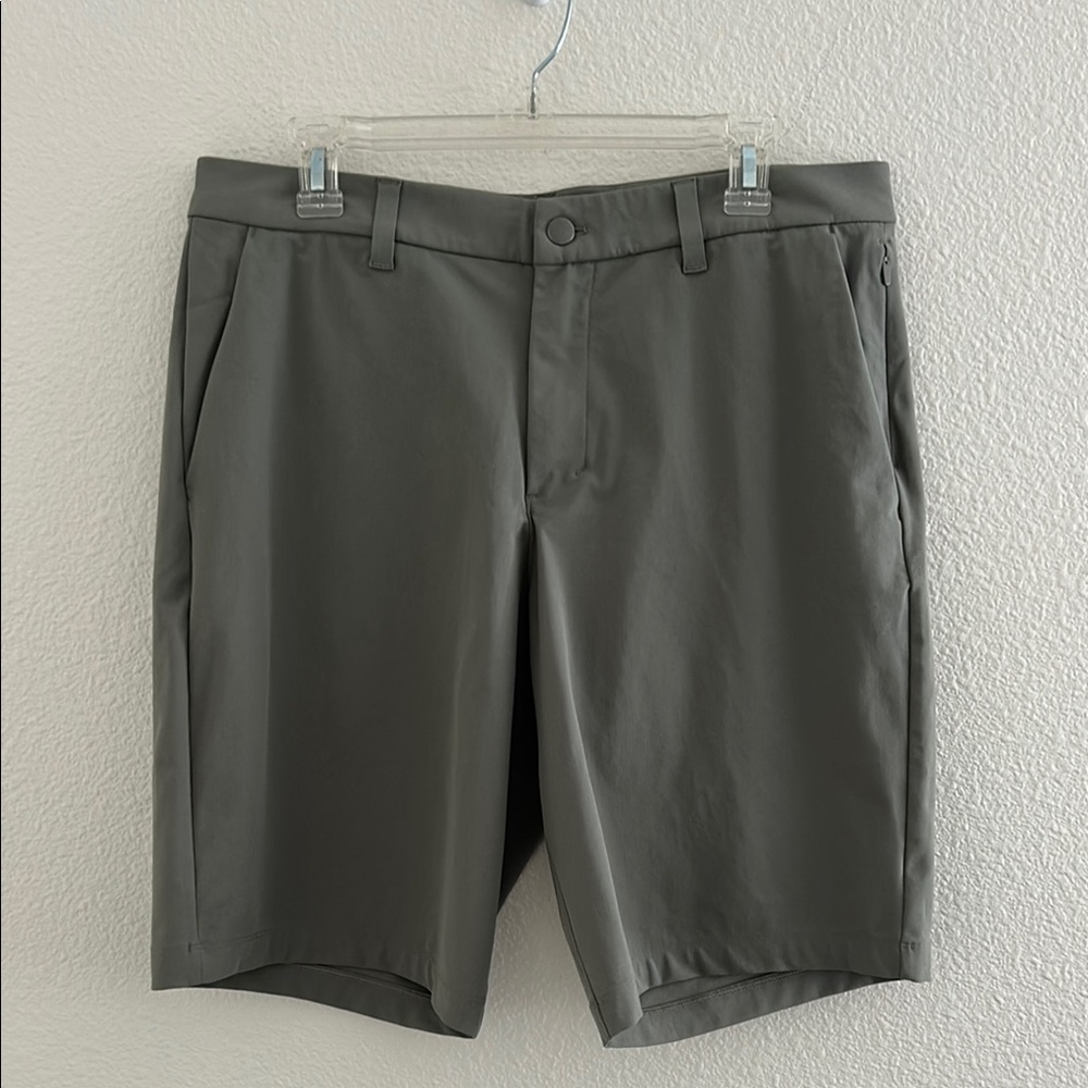 Lululemon ABC Classic Fit Shorts 34